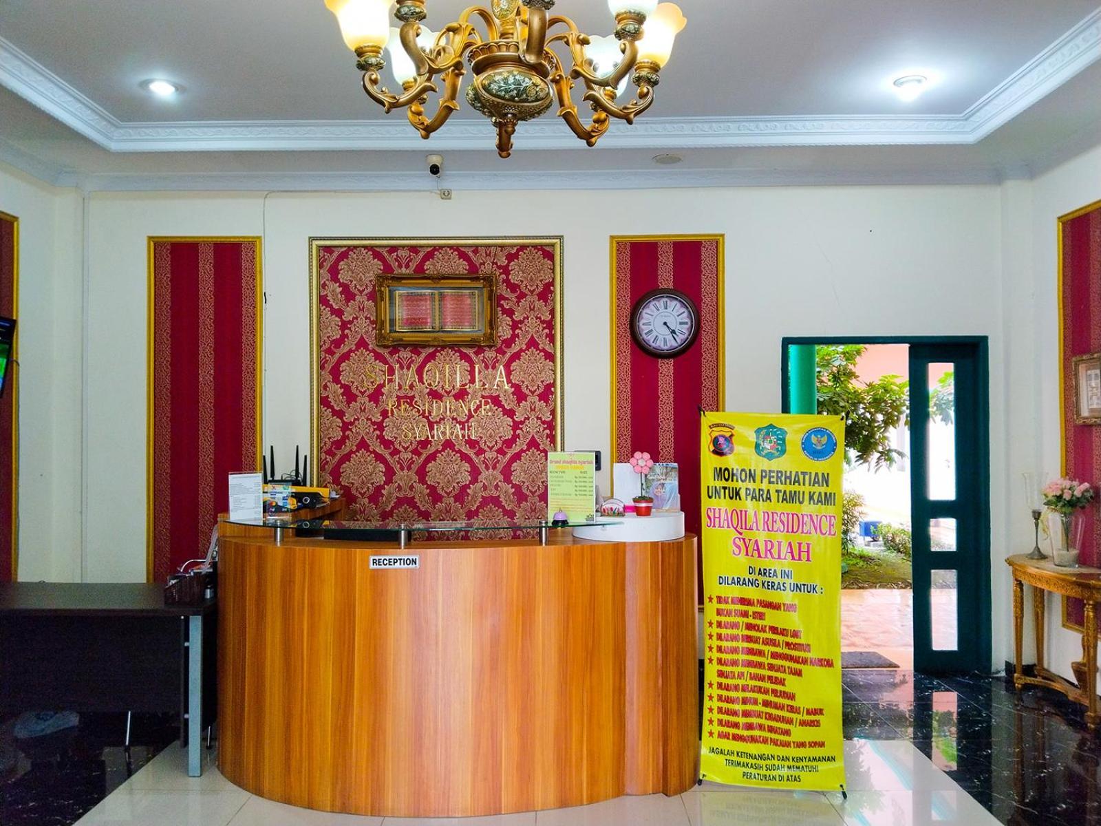 Отель Grand Shaqilla Syariah Deli Tua Экстерьер фото
