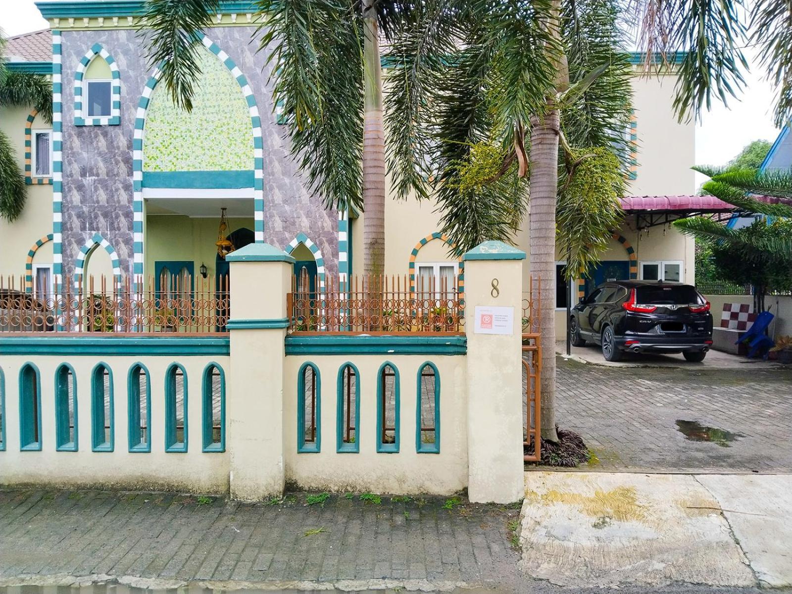 Отель Grand Shaqilla Syariah Deli Tua Экстерьер фото